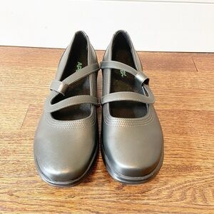 NWTs Apex | Womens Janice Mary Jane Shoes Size 9M Pewter Gray Leather